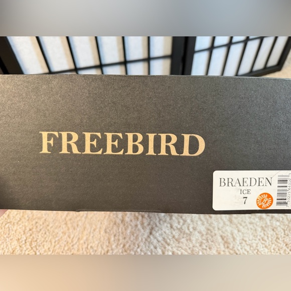 FREEBIRD NEW IN BOX Braeden Open Toed Heeled Boots Color Ice 7 - Picture 3 of 7
